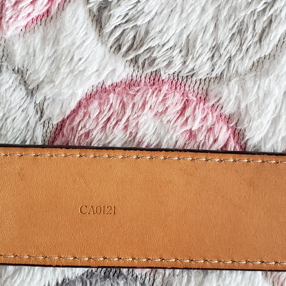 Authentic LV Belt 2012 - Picture 3 of 7